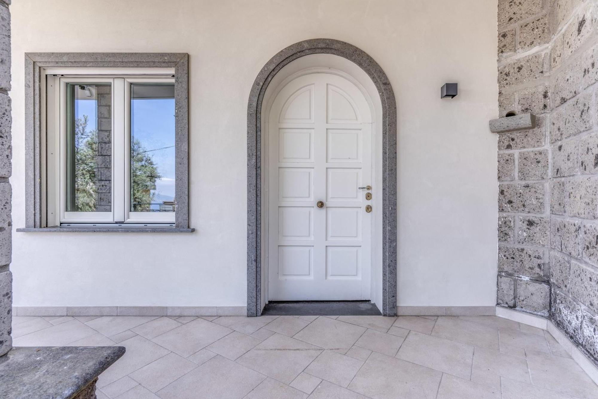 Villa Milena Modern Elegance Views And Guest Services 索伦托 外观 照片