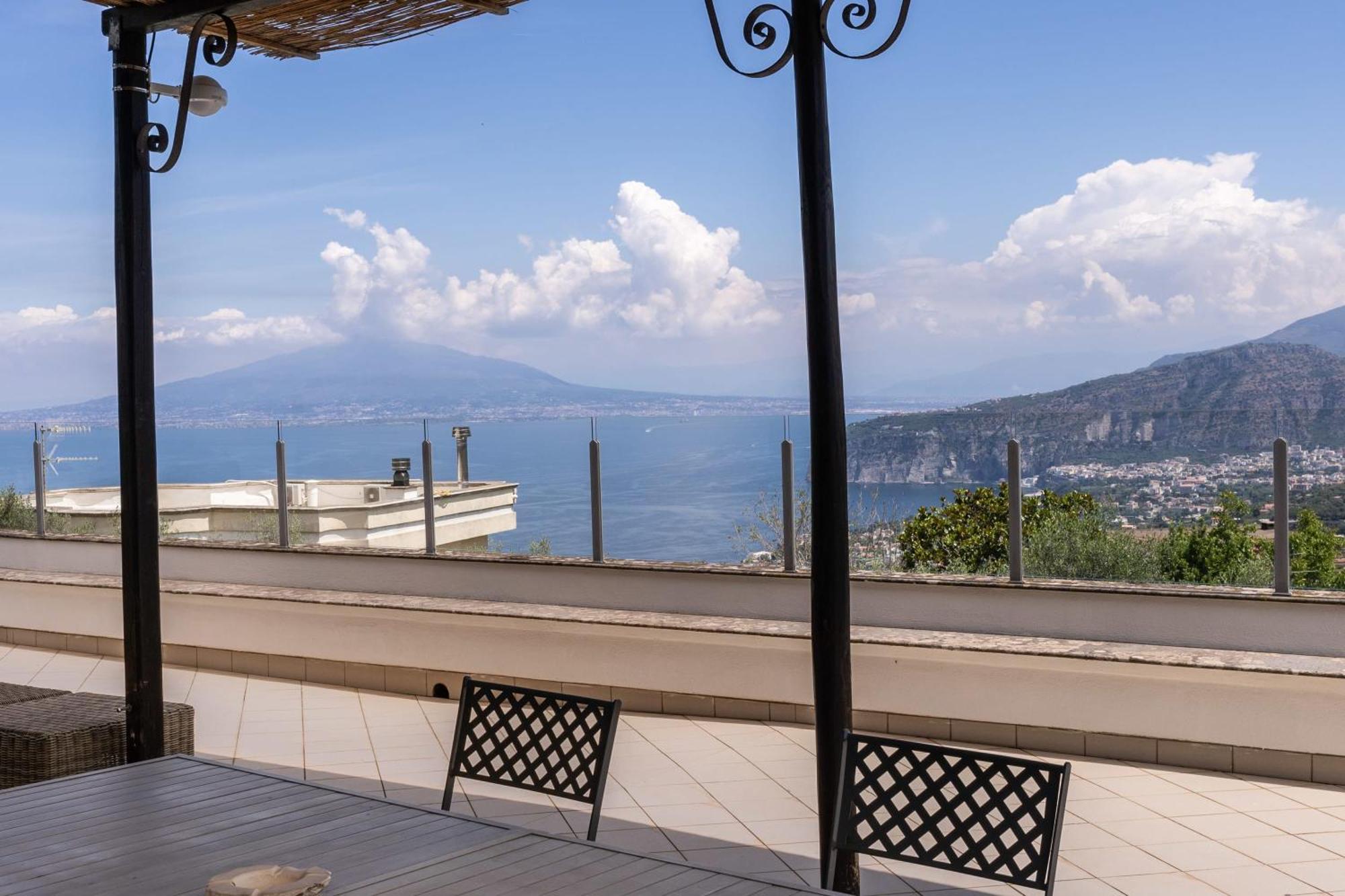 Villa Milena Modern Elegance Views And Guest Services 索伦托 外观 照片