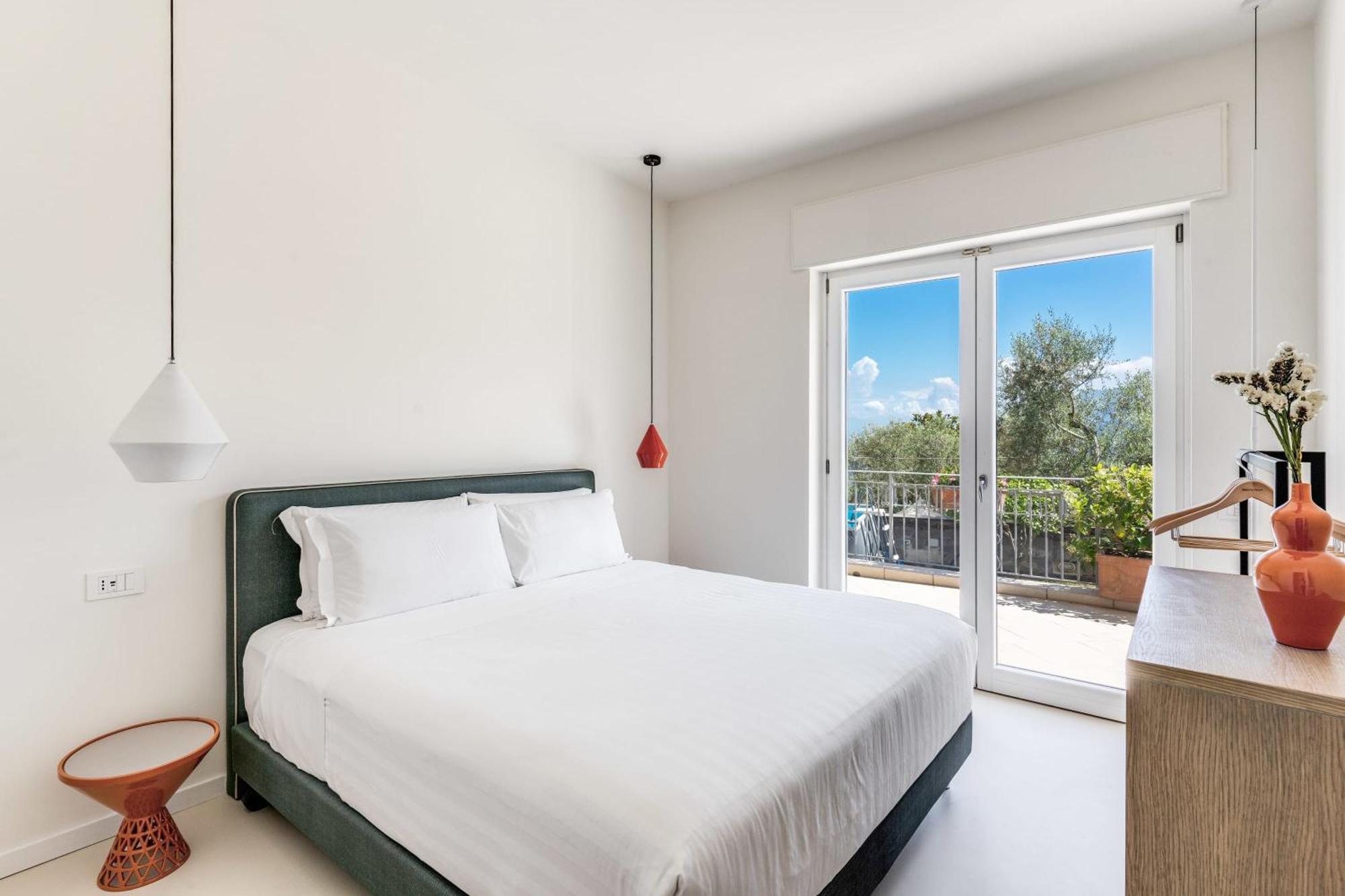 Villa Milena Modern Elegance Views And Guest Services 索伦托 外观 照片