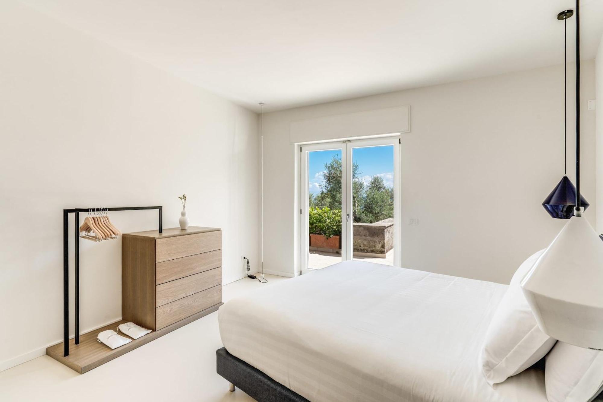 Villa Milena Modern Elegance Views And Guest Services 索伦托 外观 照片